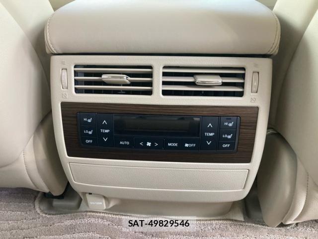 Toyota LAND CRUISER 2019-01 7358395-17