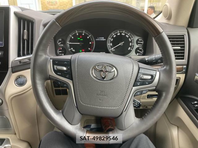 Toyota LAND CRUISER 2019-01 7358395-20
