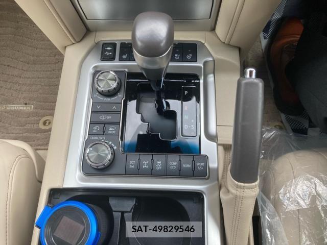 Toyota LAND CRUISER 2019-01 7358395-27