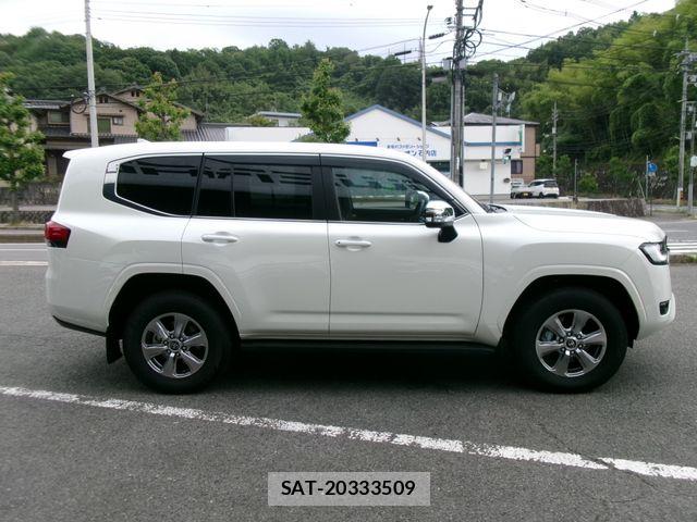 Toyota LAND CRUISER 2023-11 7358389-10