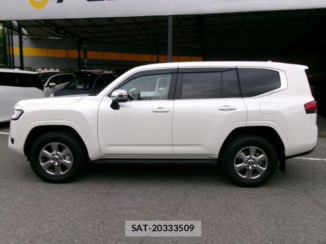 Toyota LAND CRUISER 2023-11 7358389-11