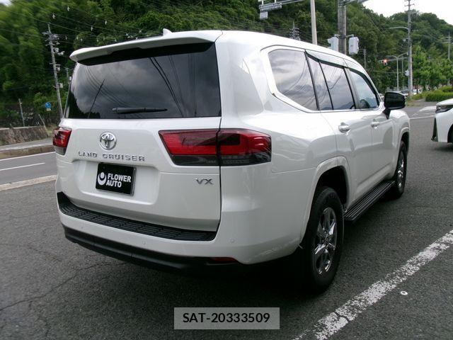 Toyota LAND CRUISER 2023-11 7358389-2