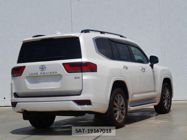 Toyota LAND CRUISER 2023-08 7455268-1
