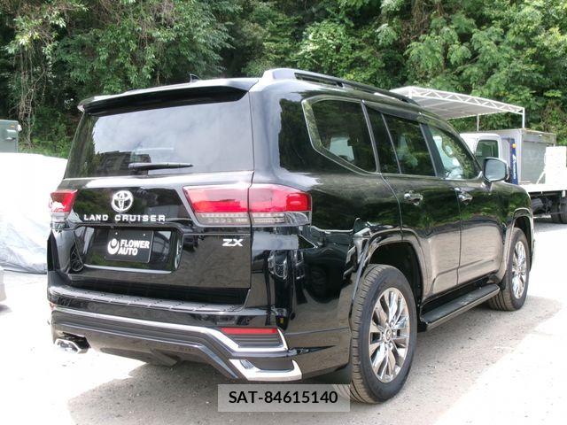 Toyota LAND CRUISER 2023-05 7562324-2