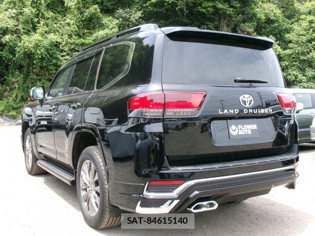 Toyota LAND CRUISER 2023-05 7562324-4