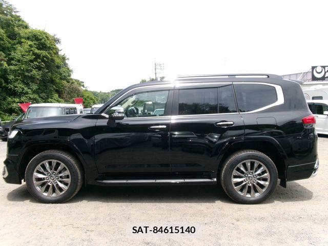 Toyota LAND CRUISER 2023-05 7562324-5