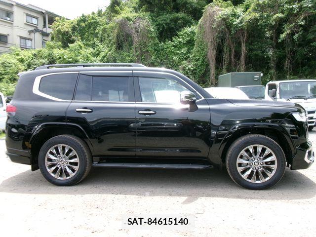 Toyota LAND CRUISER 2023-05 7562324-6