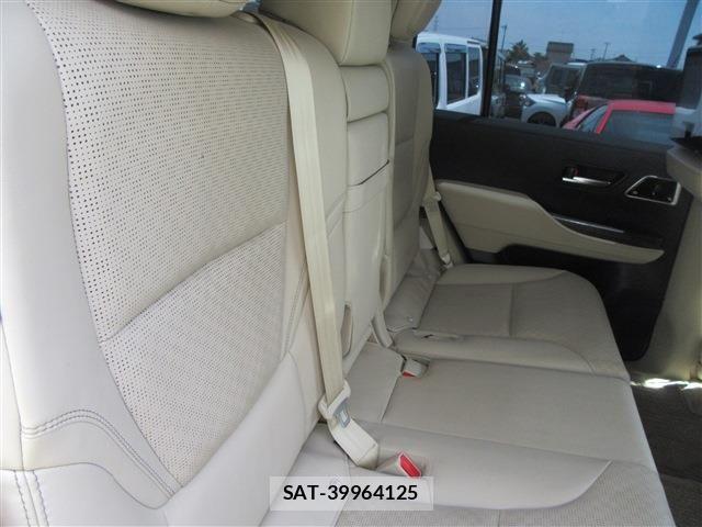 Toyota LAND CRUISER 2023-07 7617496-10