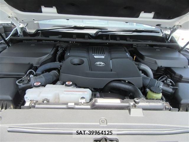 Toyota LAND CRUISER 2023-07 7617496-16