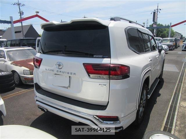 Toyota LAND CRUISER 2023-07 7617496-2
