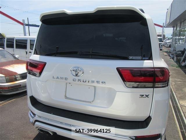 Toyota LAND CRUISER 2023-07 7617496-3