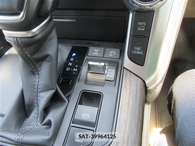 Toyota LAND CRUISER 2023-07 7617496-8