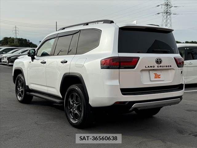 Toyota LAND CRUISER 2023-09 7617500-12