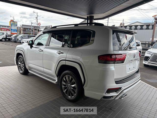 Toyota LAND CRUISER 2024-08 7617494-5