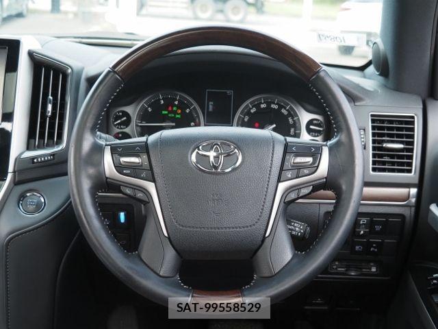 Toyota LAND CRUISER 2018-02 7617509-20