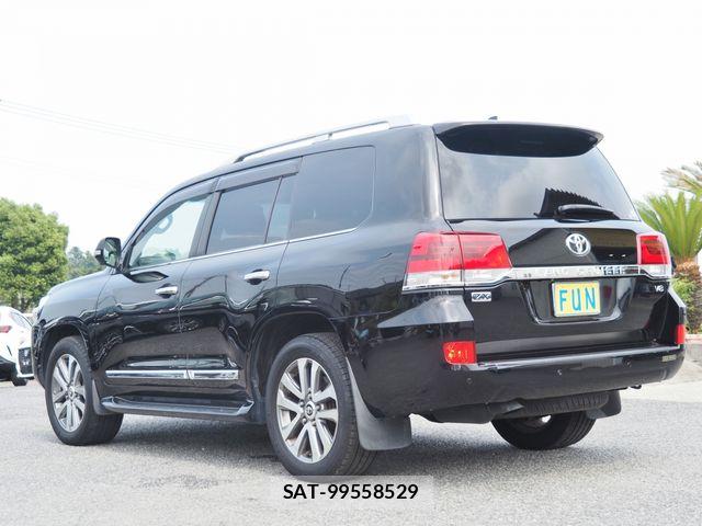 Toyota LAND CRUISER 2018-02 7617509-5