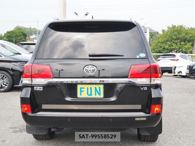 Toyota LAND CRUISER 2018-02 7617509-6