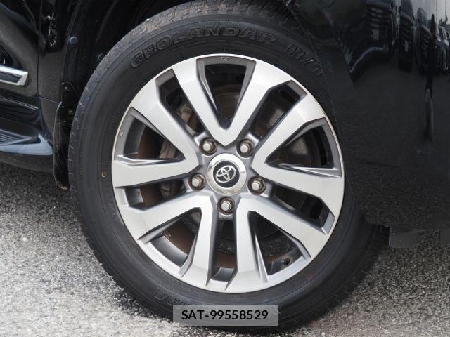 Toyota LAND CRUISER 2018-02 7617509-8