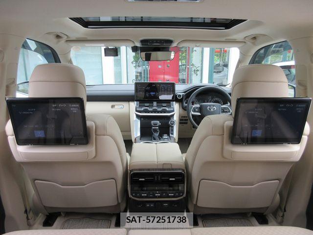 Toyota LAND CRUISER 2024-10 7617499-17