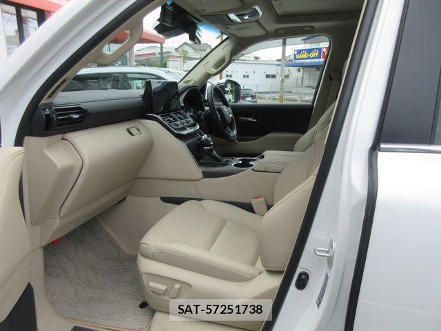 Toyota LAND CRUISER 2024-10 7617499-19