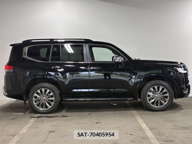 Toyota LAND CRUISER 2021-12 7724884-5