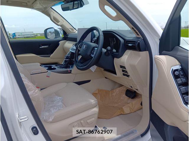 Toyota LAND CRUISER 2026-05 7724886-9