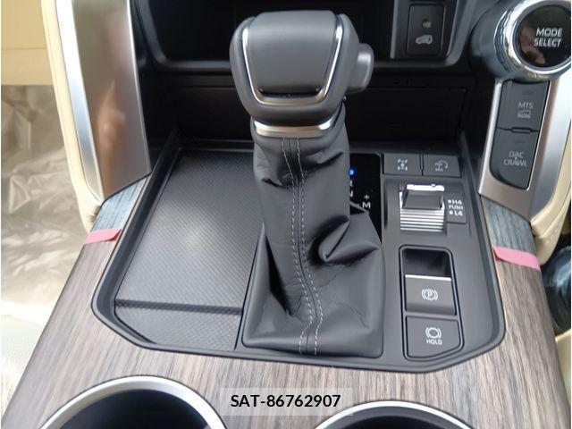 Toyota LAND CRUISER 2026-05 7724886-24