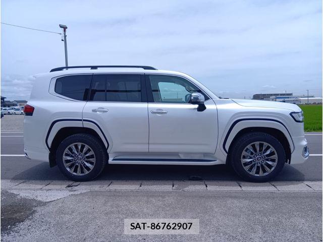 Toyota LAND CRUISER 2026-05 7724886-7