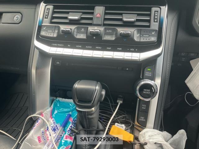 Toyota LAND CRUISER 2024-04 7724896-26