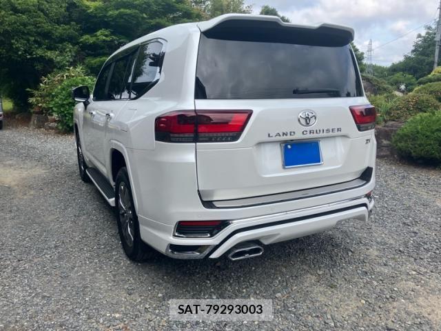 Toyota LAND CRUISER 2024-04 7724896-3
