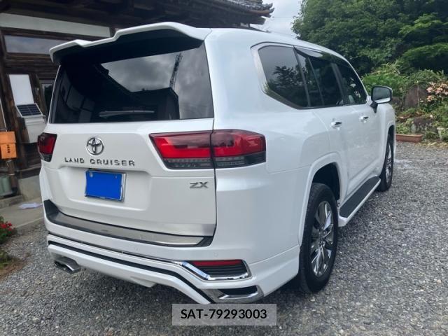 Toyota LAND CRUISER 2024-04 7724896-4