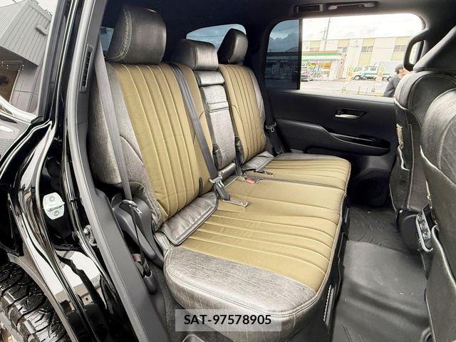 Toyota LAND CRUISER 2023-07 7724899-14
