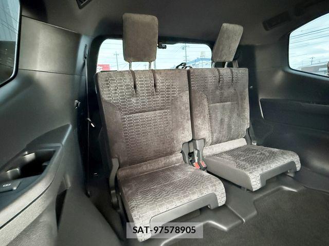 Toyota LAND CRUISER 2023-07 7724899-15