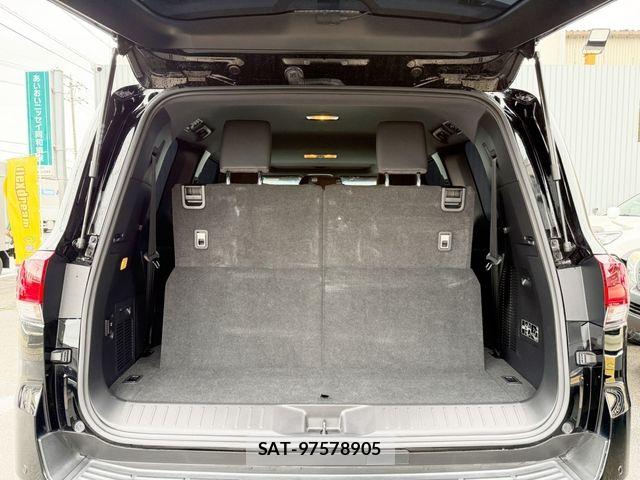 Toyota LAND CRUISER 2023-07 7724899-18