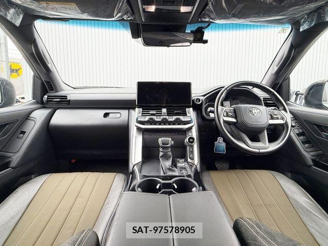 Toyota LAND CRUISER 2023-07 7724899-2