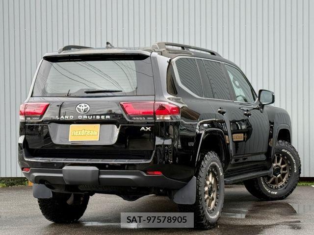 Toyota LAND CRUISER 2023-07 7724899-3
