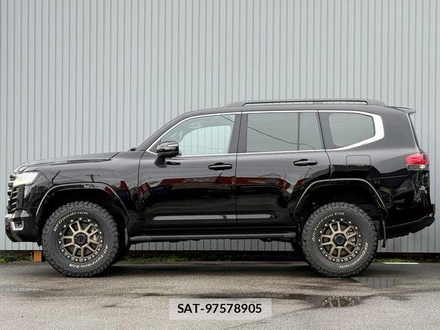 Toyota LAND CRUISER 2023-07 7724899-6