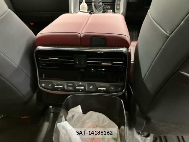 Toyota LAND CRUISER 2023-09 7724900-9