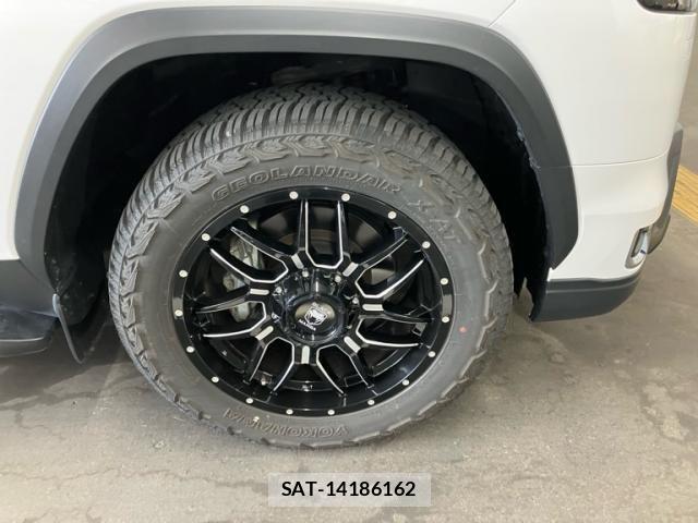 Toyota LAND CRUISER 2023-09 7724900-25