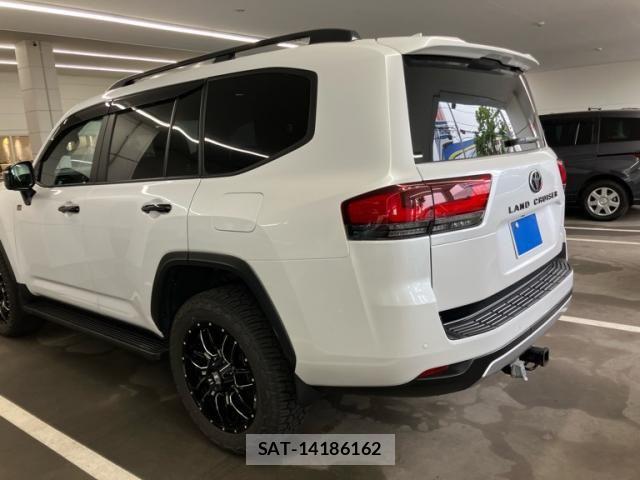 Toyota LAND CRUISER 2023-09 7724900-4