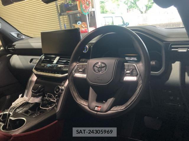 Toyota LAND CRUISER 2023-08 7724898-12