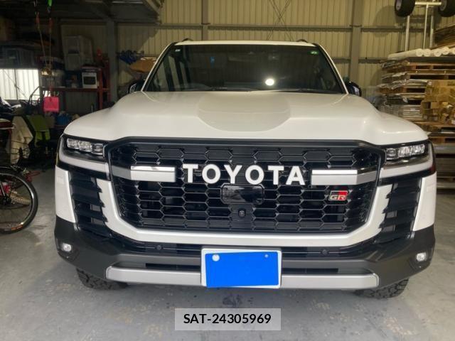 Toyota LAND CRUISER 2023-08 7724898-1