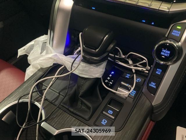 Toyota LAND CRUISER 2023-08 7724898-19