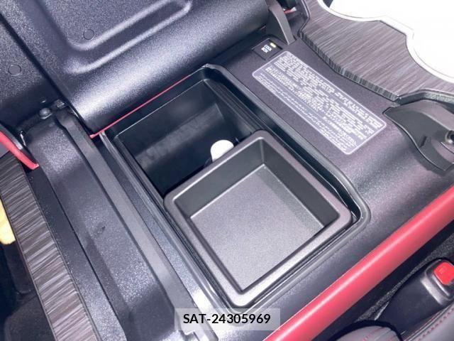 Toyota LAND CRUISER 2023-08 7724898-26