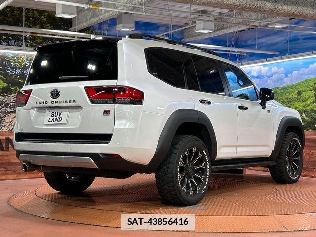 Toyota LAND CRUISER 2023-03 7877215-16