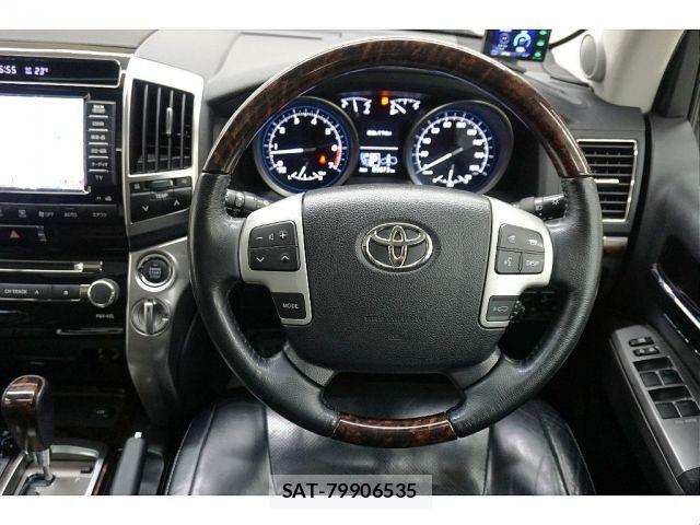 Toyota LAND CRUISER 2014-01 7979696-10