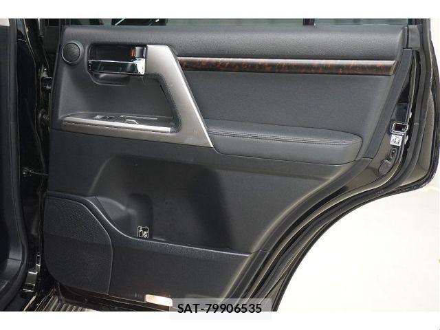 Toyota LAND CRUISER 2014-01 7979696-12
