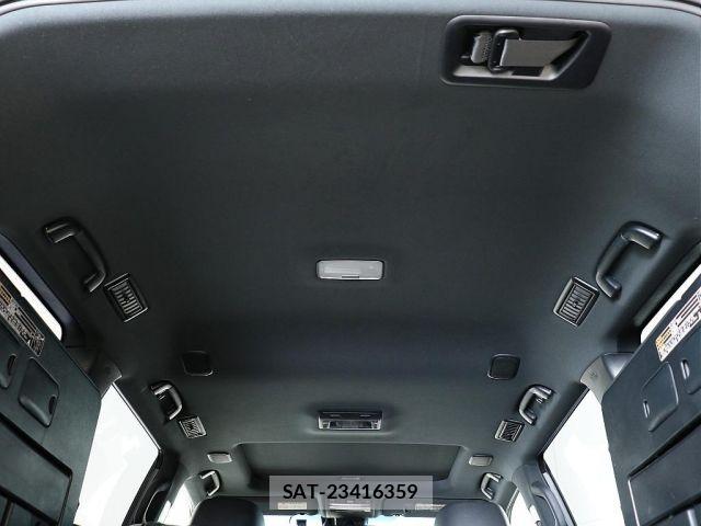 Toyota LAND CRUISER 2016-01 7979694-8