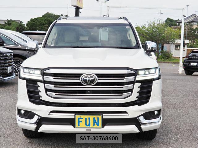 Toyota LAND CRUISER 2023-08 8036307-1