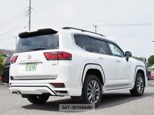 Toyota LAND CRUISER 2023-08 8036307-4